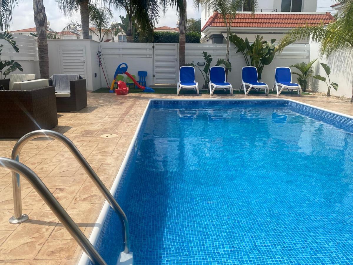 Villa Angel - Exotic Villa 200M From Beach Paralimni Exterior foto